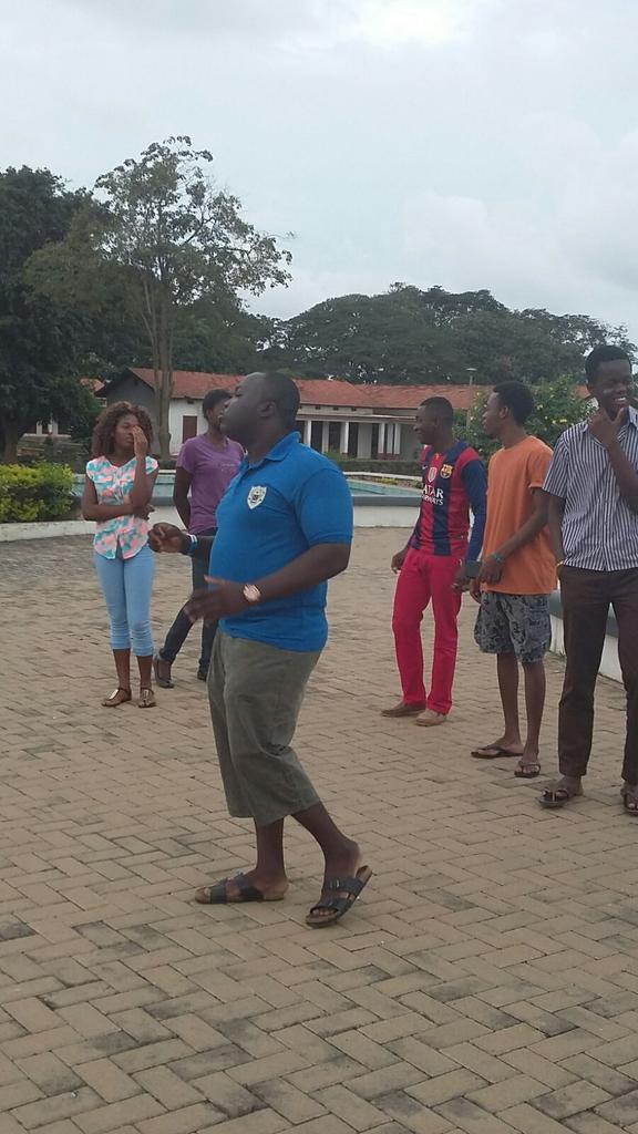 _efosela's tweet photo. Winning team @RoyalPitodrink 
Preparations towards innovative assignment presentation #IBAUG https://t.co/v7LkXx93BF