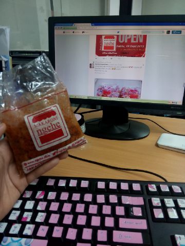 beibybie's tweet photo. @ngehe_id siang2 makan ngehe 2 bumbu pedas dlm kantong makaroni ngehe, smoga gak skit perut nya, pdesnya ngehe bgt https://t.co/m27zEMUclN