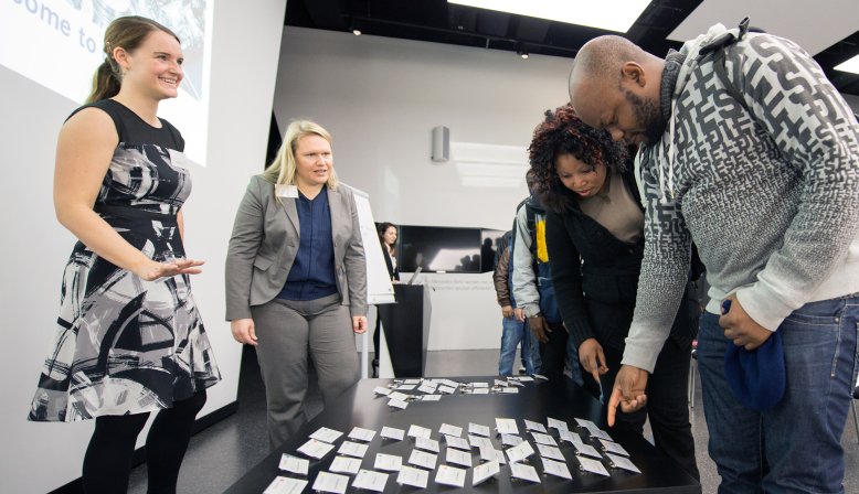 autocarpro's tweet photo. .@Daimler provides #BridgeInternship to 40 refugees & asylum seekers ➜ https://t.co/8n8DSfWfri
#SyrianRefugees https://t.co/9SMeTXGghe