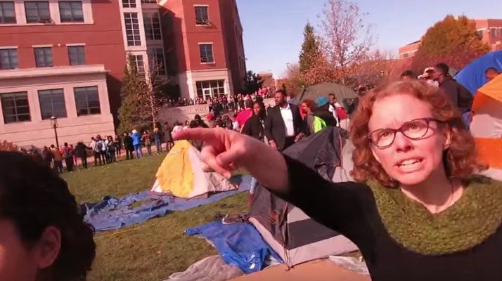 totalfratmove's tweet photo. Mizzou Media Prof. Tells Protestors To Forcibly Remove Student Journalist Filming Protest https://t.co/Py17PNWqvF https://t.co/PkdjJipngw