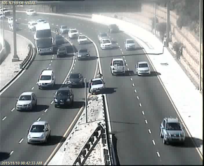CapeTownFreeway's tweet photo. Update: Stationary Vehicle: N2 Inbound at De Waal, all lanes open, Expect delays https://t.co/Vgz509x9Uw