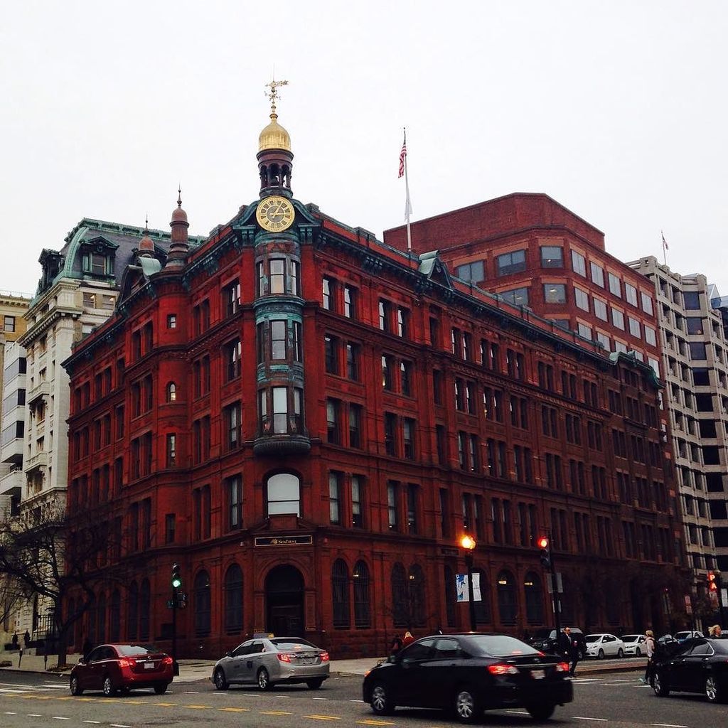 whphotos2013's tweet image. Rainy DC. #WashingtonDC #FallinDC #travel #cityscape #Вашингтон by vodguk ift.tt/1MTucrO #whitehouse