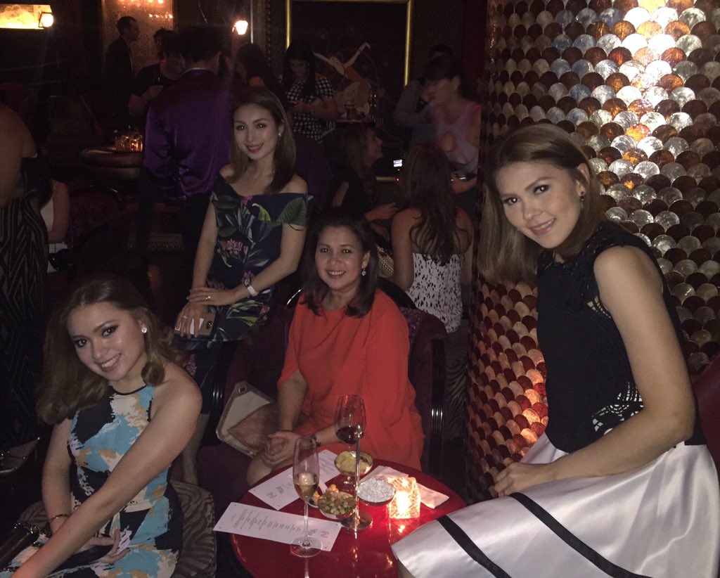 IamMargaritaV's tweet photo. We love #ShopLCP!😘 Fun night with the mother and the sisters!😂 https://t.co/xuWCQy75l5