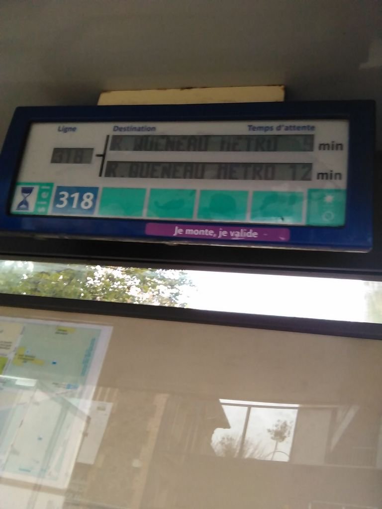 AurianneChA's tweet photo. #estcebiennormal @ClientsRATP  #bus318 : pas de bus pdt 14 minutes puis un bus toutes les 3 minutes ! https://t.co/S7McPKlJU6