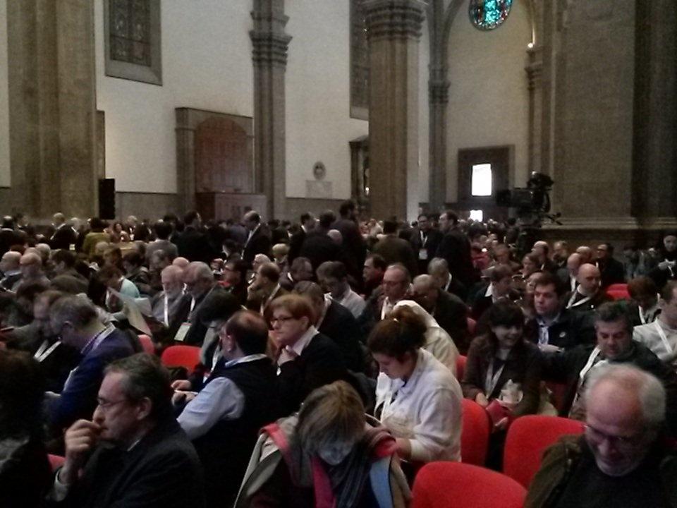 MassimoVenture4's tweet photo. #Firenze2015 la Cattedrale in attesa di papa Francesco https://t.co/nZlevfAFFh