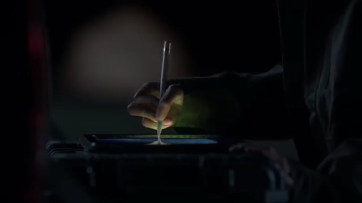 AppTestsss's tweet photo. Die erste iPad Pro-Werbung: „A Great Big Universe“ - https://t.co/jBi5OzZuCr https://t.co/R4842VblZF