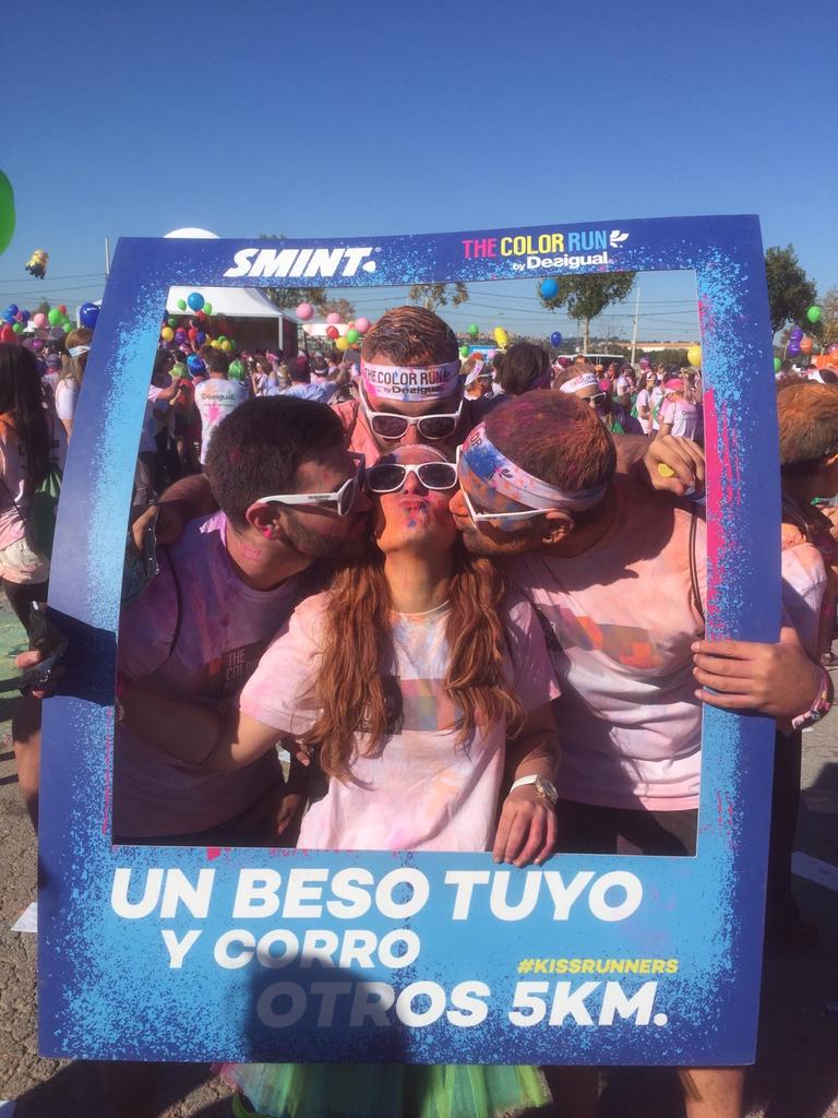 veroniicaa19's tweet photo. #TheColorRunbyDesigual #thecolorrun #kissrunners #smint #besotriple #friends #inolvidable https://t.co/qJqxgpu4Vj