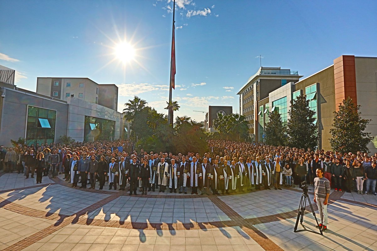 YasarUniv's tweet photo. Saat 09.05 Selçuk Yaşar Kampüsü O An...
Gazi Mustafa Kemal Atatürk'ü özlem ve saygıyla anıyoruz.
#AnıyoruzArıyoruz https://t.co/E11RgHJ3Kf