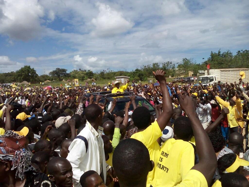SarahKagingo's tweet photo. President #Museveni in Nakasongola district now - Day of 2 of campaign #UgandaDecides https://t.co/ECGT5LIOy8