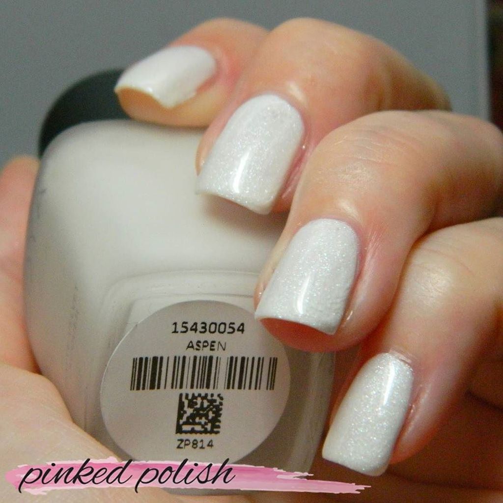 pinkedpolish's tweet photo. Aspen by @zoyanailpolish from the #mattevelvet Holiday 2015 collection with a top coat #pi… https://t.co/ITiPSVBj9W https://t.co/23KoFHdMUZ