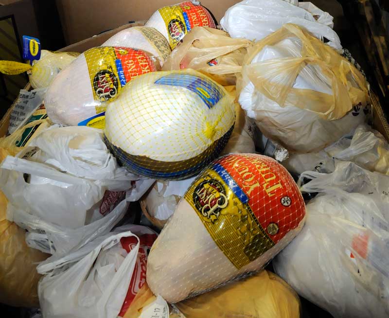 hartfordcourant's tweet image. Foodshare has its turkey target: 16,188 cour.at/1lil3wJ