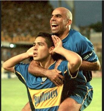 Hace 19 años empezaba la magia. Gracias por tanto fútbol Román. Sin dudas el último 10.