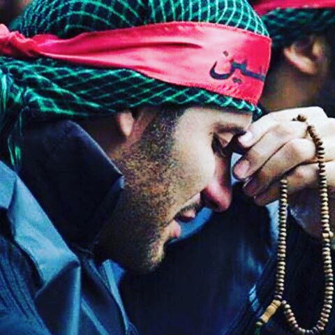 _hj__j's tweet photo. قل للحسين بانني اهواه
واذبوب شوقا ان أتى ذكراه
فمتى سيأخذني الحنين لكربلاء
لازور من صلى عليه الله
#ياحسين https://t.co/abG7VM5OXY