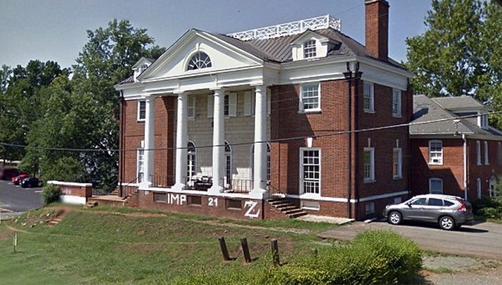 totalfratmove's tweet photo. UVA Phi Psi drops the hammer on Rolling Stone and sues them for $25M: https://t.co/et5d9mbj6W https://t.co/kwLdMExsXL