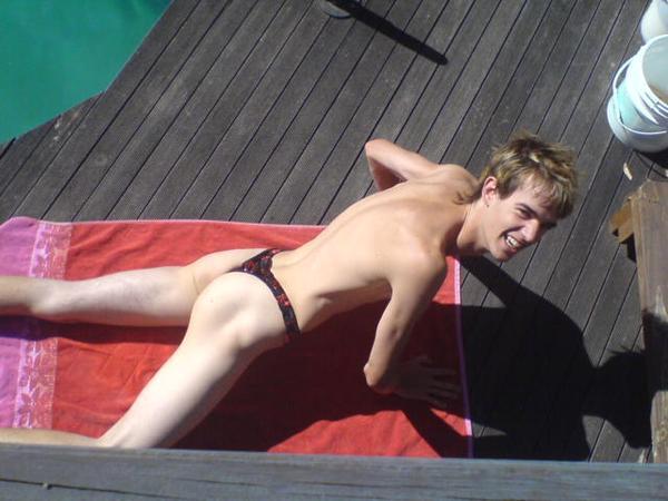 undiesarchive's tweet photo. Tuesday = Buttday
#manthong #thong #nicebutt #checkdatass #pose #hotguy #sunbathing #ass #arse #loveheartthong https://t.co/IhidsigZxx