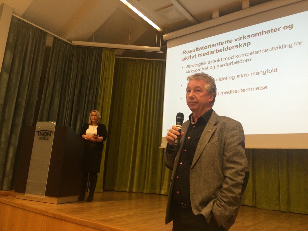danielfurio's tweet photo. Statssekretær @KristinHjensen  @km_dep og leder YS Stat @paalarnesen i samtale - @YSSTAT medbestemmelseskonferanse https://t.co/LgpceupC6K
