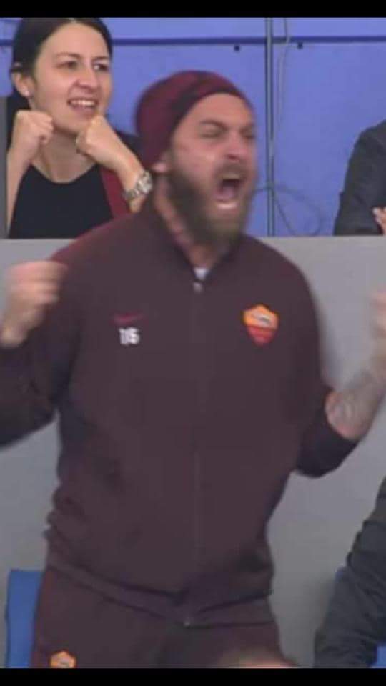 ASR_parliamo_di's tweet photo. Le immagini più belle del #DerbyDellaCapitale https://t.co/HSBF1WPPza