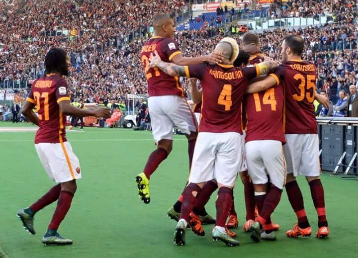 ASR_parliamo_di's tweet photo. Le immagini più belle del #DerbyDellaCapitale https://t.co/HSBF1WPPza