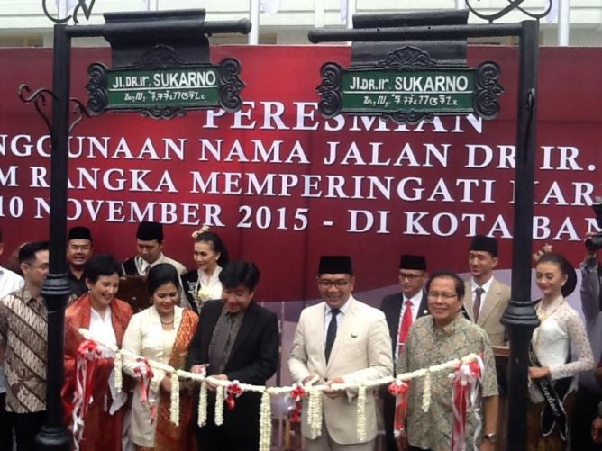 Tepat Hari Pahlawan, Jalan Dr Ir Sukarno Diresmikan goo.gl/HhNs1s <a href="/ridwankamil/">Ridwan Kamil</a>