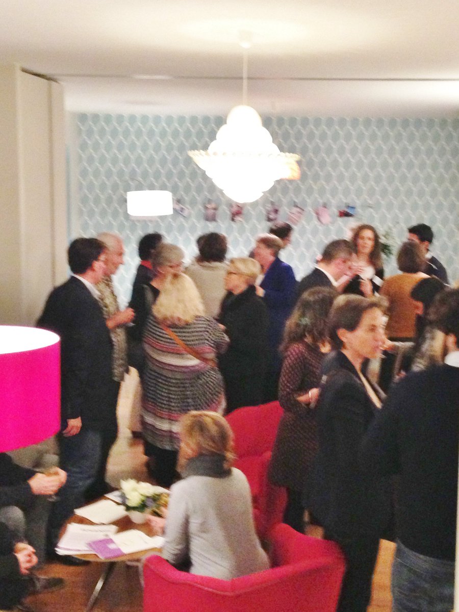 Belle soirée hier <a href="/lapetiteserre/">La petite Serre</a> pour l'inauguration @ELeen_impacts4
Quand ambiance familiale rime avec travail ...