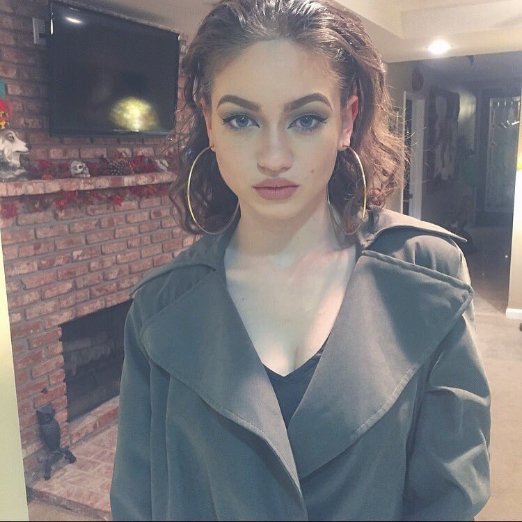 sin_z1's tweet photo. @iAm_Dytto You are #themostperfect woman I have ever seen. Totally inexplicable. #headtotoeperfect #distracted ❤️💗💘🌸 https://t.co/8kNGXNaOPx