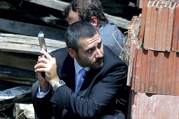 "Her saçı sakalı olan evliya olsaydı Beyoğlu'ndaki rockbarlara nur yağardı."

(Sağır Oda)