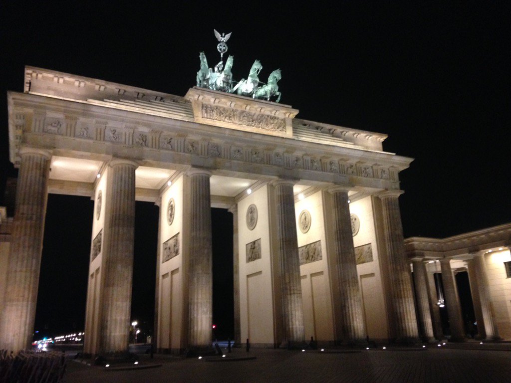 lucatbarone's tweet photo. Auf wiedersehen, liebe #Berlin #fallingwalls15 #gs7eu @Falling_Walls @gendersummit Es hat Spaß gemacht! https://t.co/5HEViKo4w6
