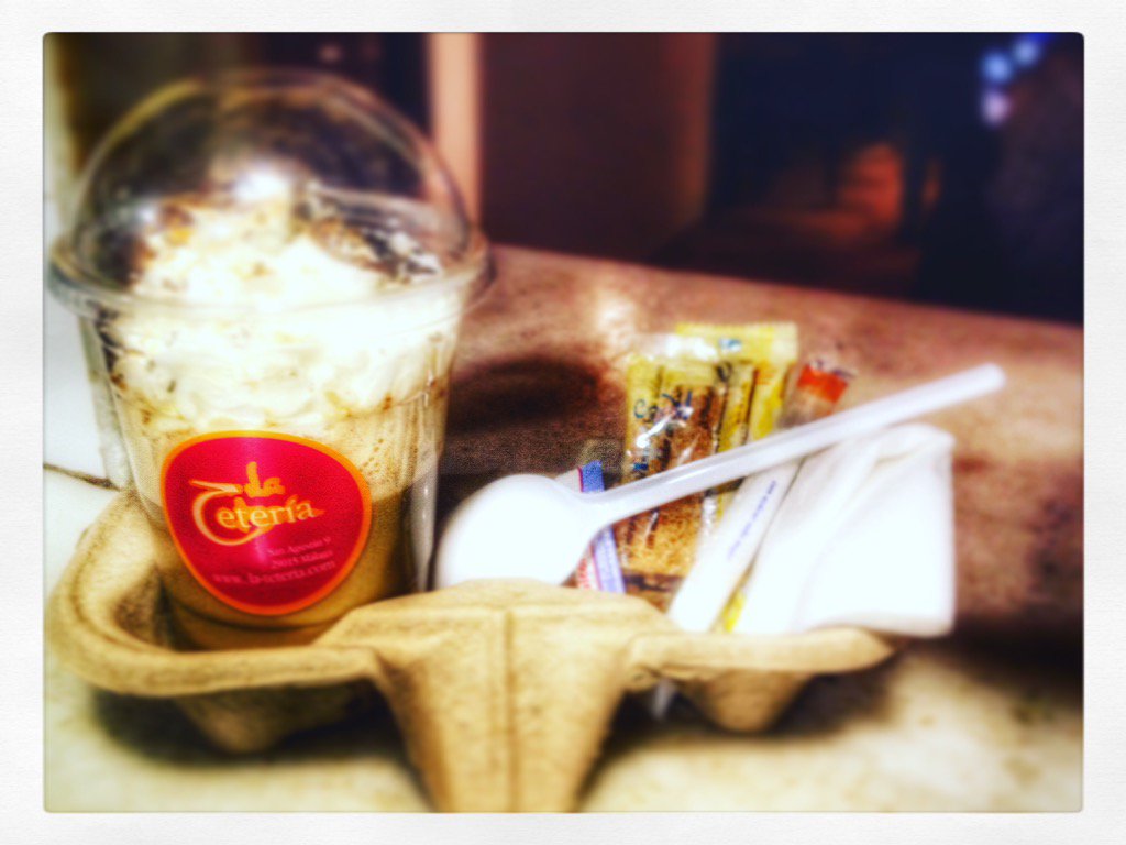 La_Teteria's tweet photo. #walkingtea de café Cali. ¿Pero té o café? Café transportado en un #walkingtea 😮😐😁😀 https://t.co/adLzLuzAVF