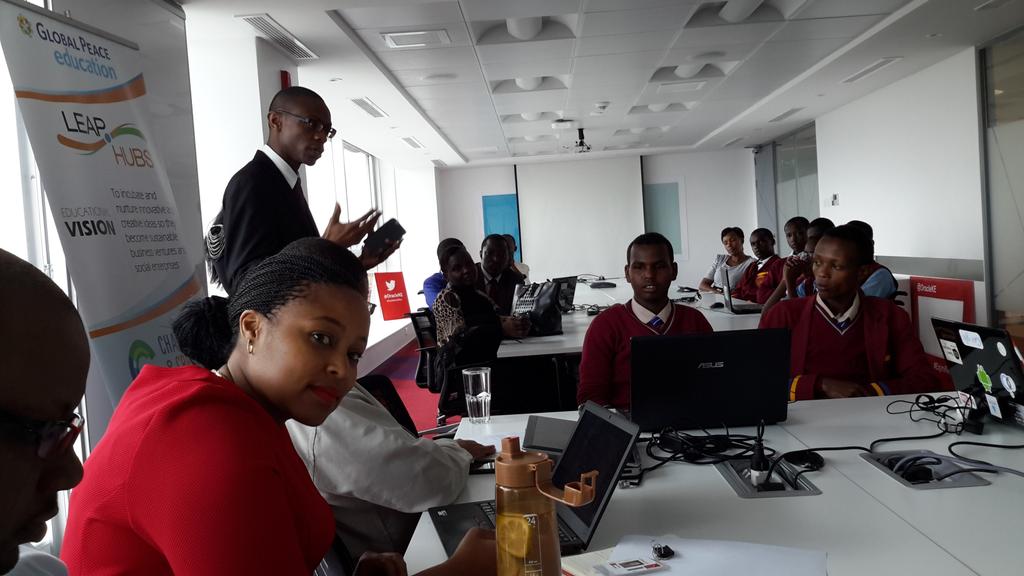 realDanielJuma's tweet photo. The Country Manager of @OracleKe @DRGSAGGIA speaks to #Leaphubs students this morning at the #OracleNewOffice. https://t.co/7bRSLONzpb