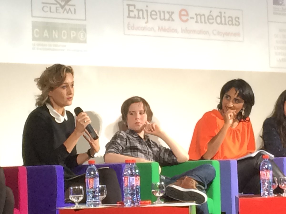 Francetele's tweet photo. @Caroline_Roux répond à Martin 4e en revenant sur le #Lucettegate et le démontage de la mise en scène politique https://t.co/IrHTnFTKrF