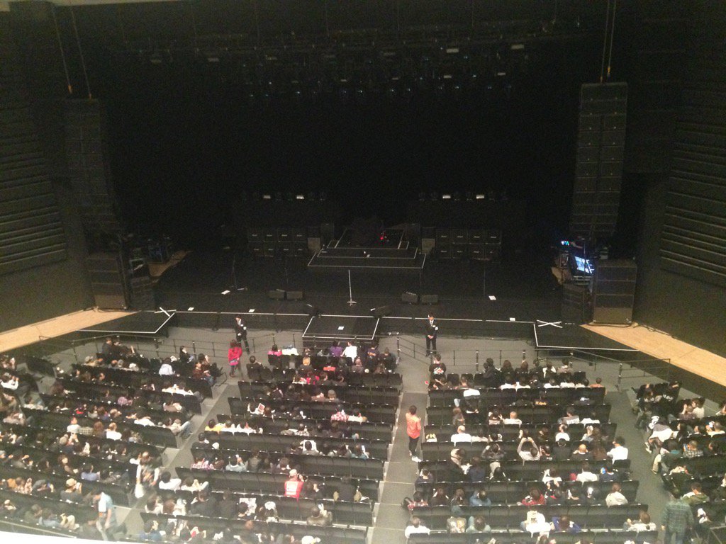 My オリックス劇場 着席しました 最前です 3階の P 思いのほかステージが近く見えてビックリ デフレパード T Co Xz4nrtvbfc Twitter My オリックス劇場 着席しました 最前です 3階の P 思いのほかステージが近く見えてビックリ デフレパード T Co Xz4nrtvbfc Twitter