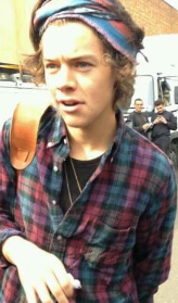 hello! name's vincent, not new to rp/fl. would you mind if you retweet this for a second? thanks! :--)