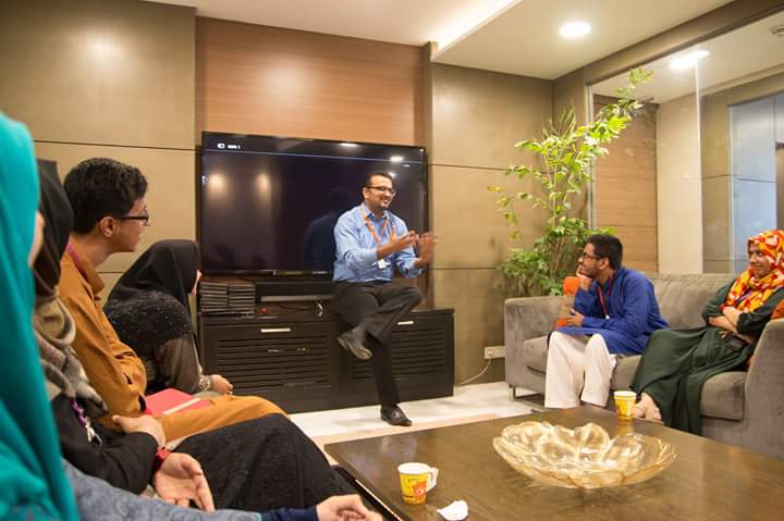 HabibUniversity's tweet photo. @HabibUniversity's student-led club #BrainHack organized a field trip to #RapidCompute - https://t.co/Iw6h8VExcm. https://t.co/r6ZuvyuyQa