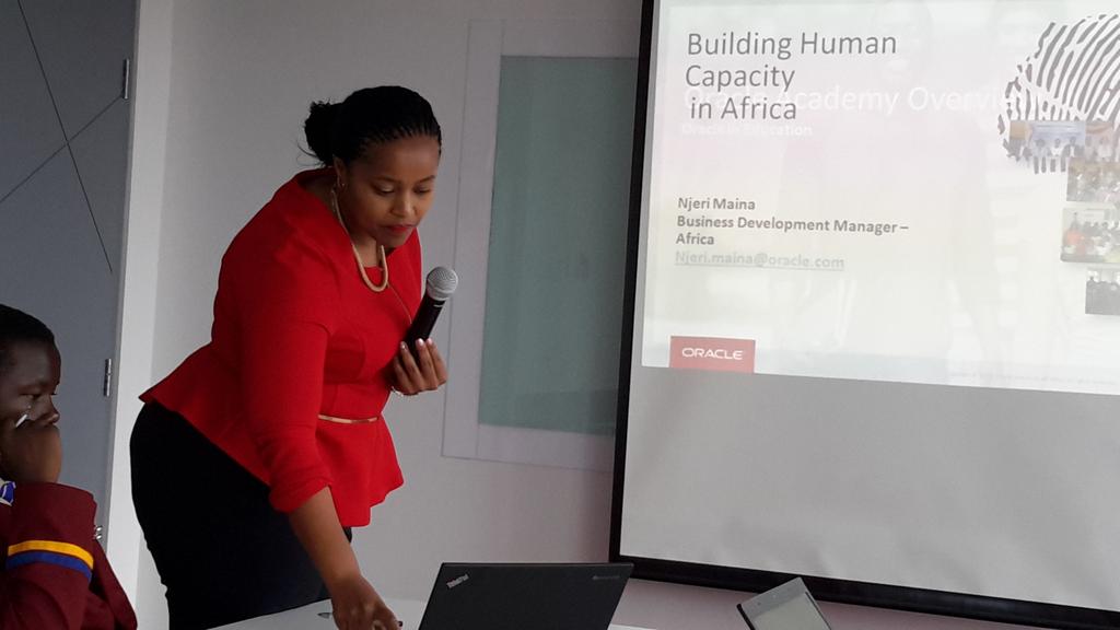 realDanielJuma's tweet photo. @OracleKe's Njeri Maina talks about the #OracleAcademy during the #Leaphubs #Hackathon at the #OracleNewOffice. https://t.co/fkAF7QagLO