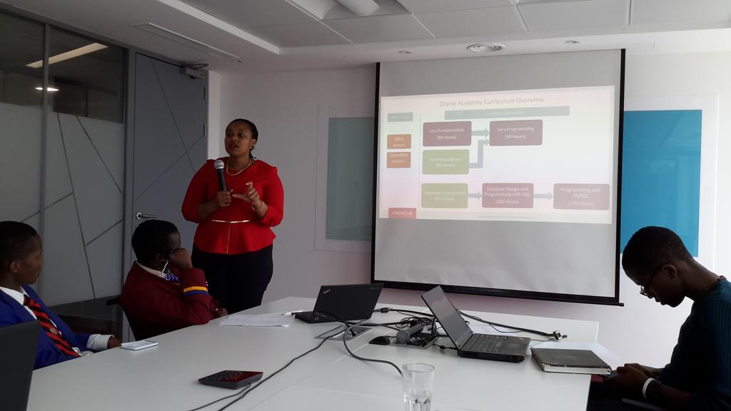 realDanielJuma's tweet photo. @OracleKe's Njeri Maina talks about the #OracleAcademy during the #Leaphubs #Hackathon at the #OracleNewOffice. https://t.co/fkAF7QagLO