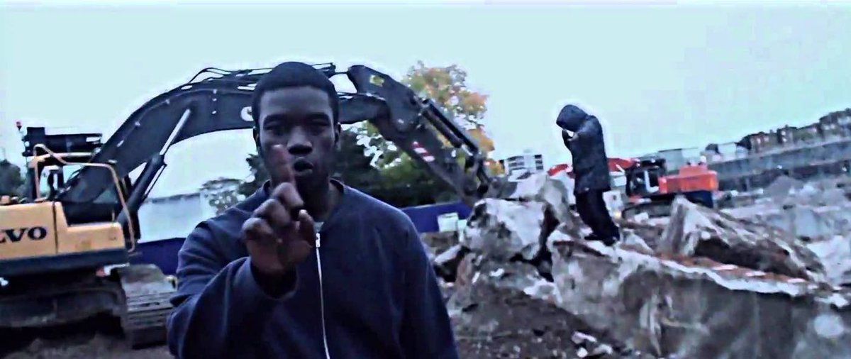 hoodtapesuk's tweet image. BOOMBOW! &amp;gt; @Seej_MoreMoney @RendoNumbanizzy @slickzguwop @Treesblowing_S9
Smackdown VS Raw
 hoodvisions.com/boombow-410-sm…