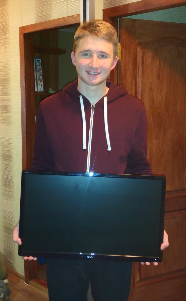 TeamexpertTV's tweet photo. The winner of @C4mlann #Hearthstone viewer tournament got his monitor yesterday. Again congratulations.
#WinnerPic https://t.co/zk1mP34oPD