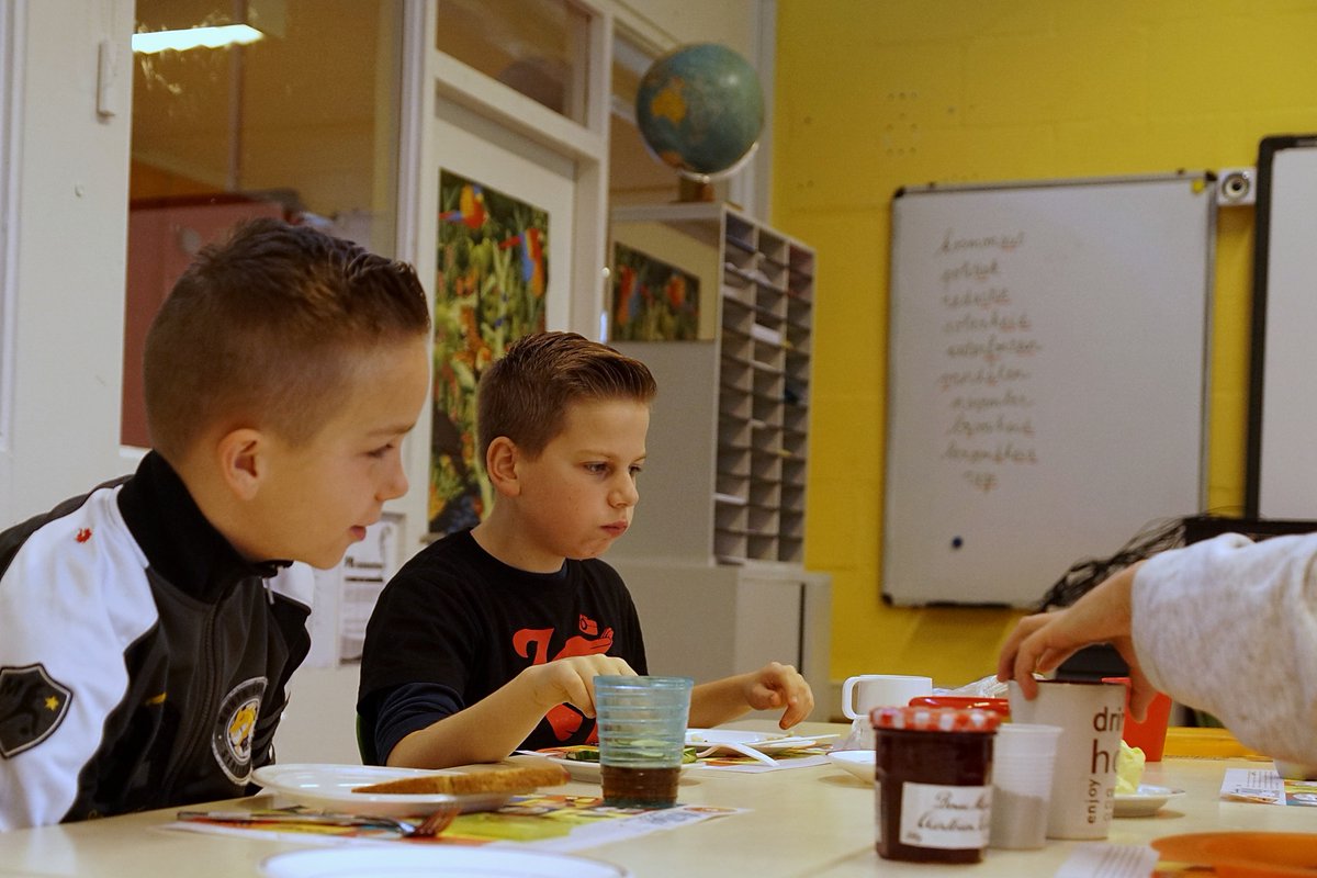 Gezonde start van de dag. Samen ontbijten op school !  #hetnationaalschoolontbijt