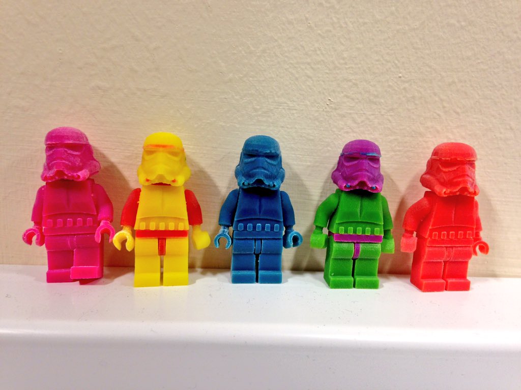 TriTech3D's tweet photo. Fresh off the printer this morning, some colourful storm troopers. #3dprinting #3dexperts #connexprinte https://t.co/ifeO0NuV04