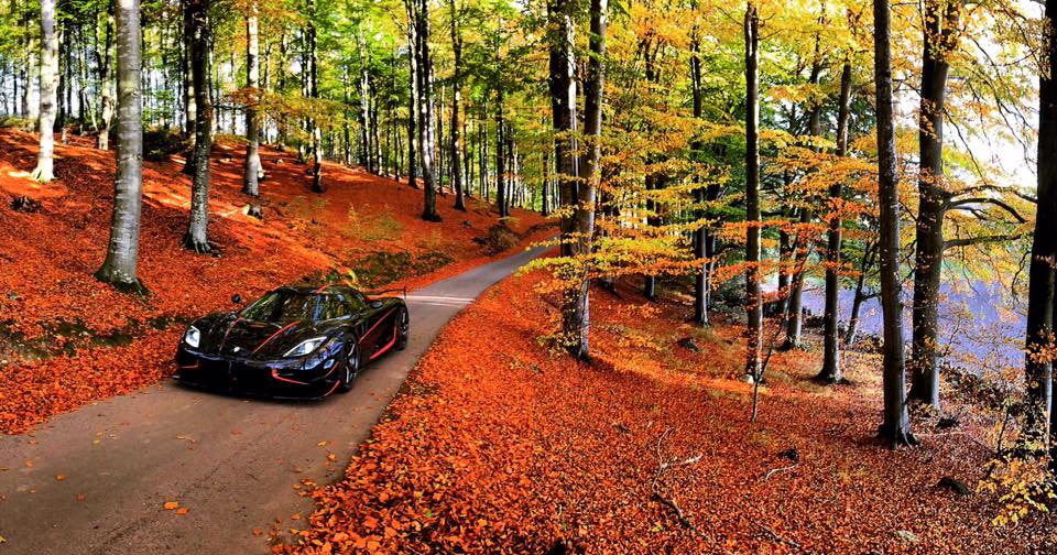 Earlsimxx's tweet photo. Stunning shot of the #Koenigsegg Agera RS by Oscar B #FallChronicles https://t.co/RmIMxIvHN3