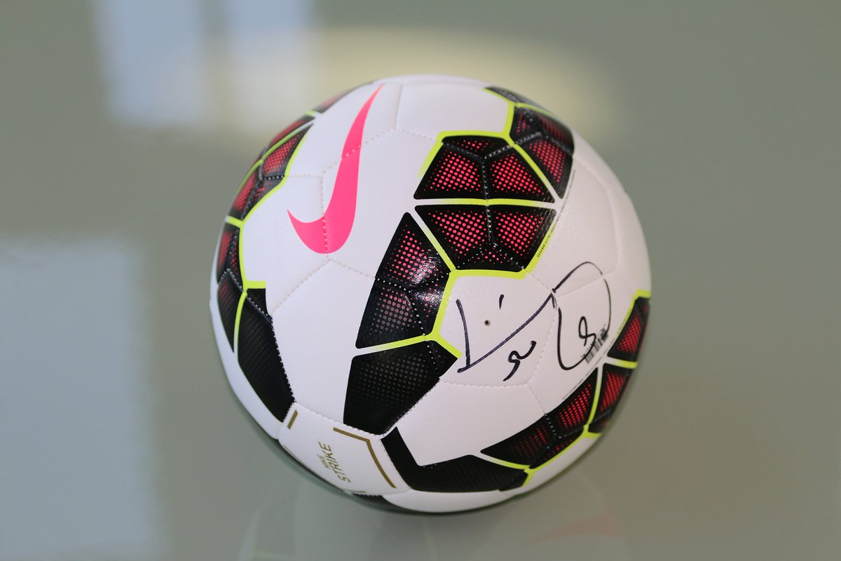 KJH_Foundation's tweet photo. Want to score this Nike ball with my autograph? Place your bid now! ⚽⌛💨
#KJHF #Huntelaar 
https://t.co/tb6qapRHFd https://t.co/wjbGz2QWIR