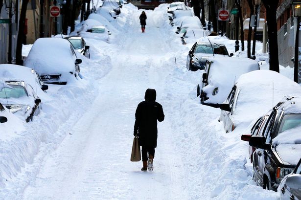 DailyMirror's tweet photo. 'Snowvember' gets underway with blizzards and 100mph gales hitting this weekend https://t.co/HESxs32Bg5 https://t.co/D3AcnB3GAn