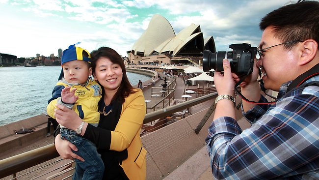 Chinese to overtake Kiwis as Australia's top visitors by 2020. #TourismOpportunities. ow.ly/UsEVG