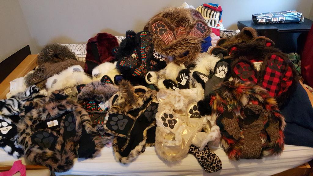 TheKellyAnne's tweet photo. My @spirithoods #spirithood #spirithoods #spirithoodtribe #spirithoodstribe collection! Must add #galaxyfox :) https://t.co/6Rce3f5qpG
