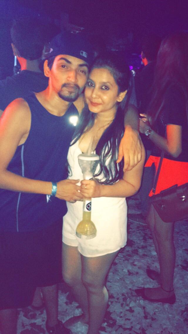 PoojaaSavla's tweet photo. @GioneeIndia @hardik948 Life is a party with him. A couple tht raves together, stays together. #GioneeRoadToGoa #Mum https://t.co/fA2d7GyLXc