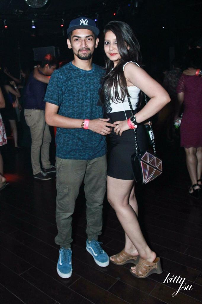 PoojaaSavla's tweet photo. @GioneeIndia @hardik948 Life is a party with him. A couple tht raves together, stays together. #GioneeRoadToGoa #Mum https://t.co/fA2d7GyLXc
