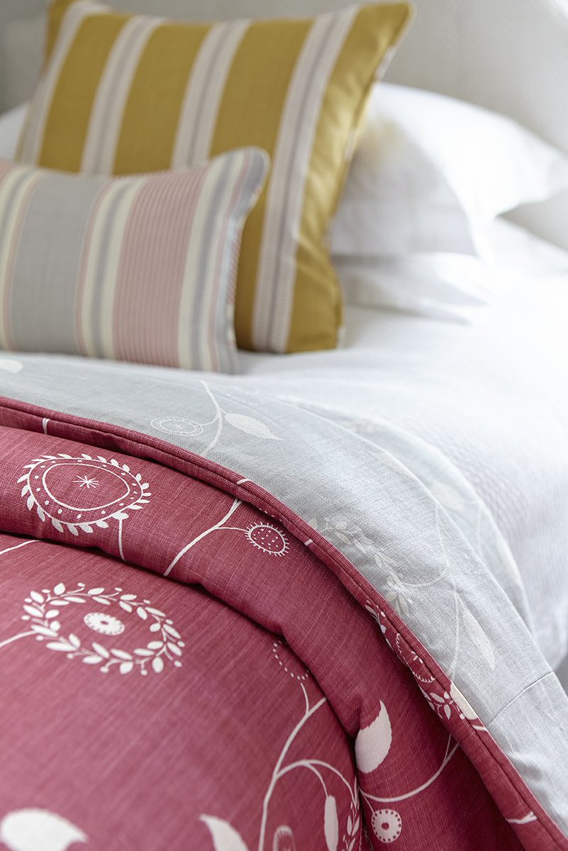 V_Arbuthnott's tweet photo. Nothing says cosy more than a bed adorned with a comforting quilt...https://t.co/p0ZSqBTz4b #orderforchristmas https://t.co/WRmKpWaqnq