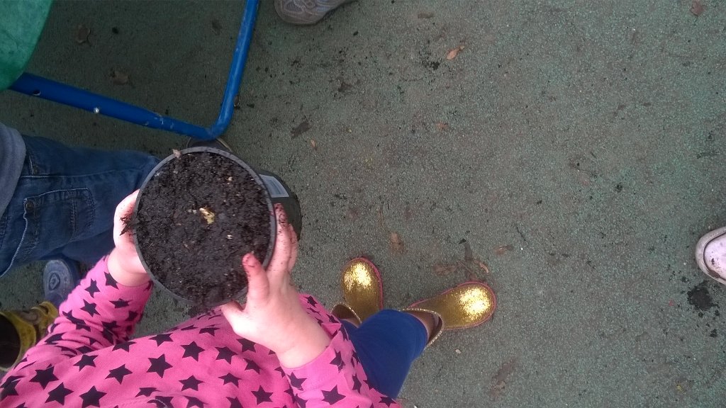 HayleyForrest4's tweet photo. This little girl had much ownership over her bulb,"shh,it's sleeping",love these moments in our setting #pride https://t.co/ZgEKdhsssq