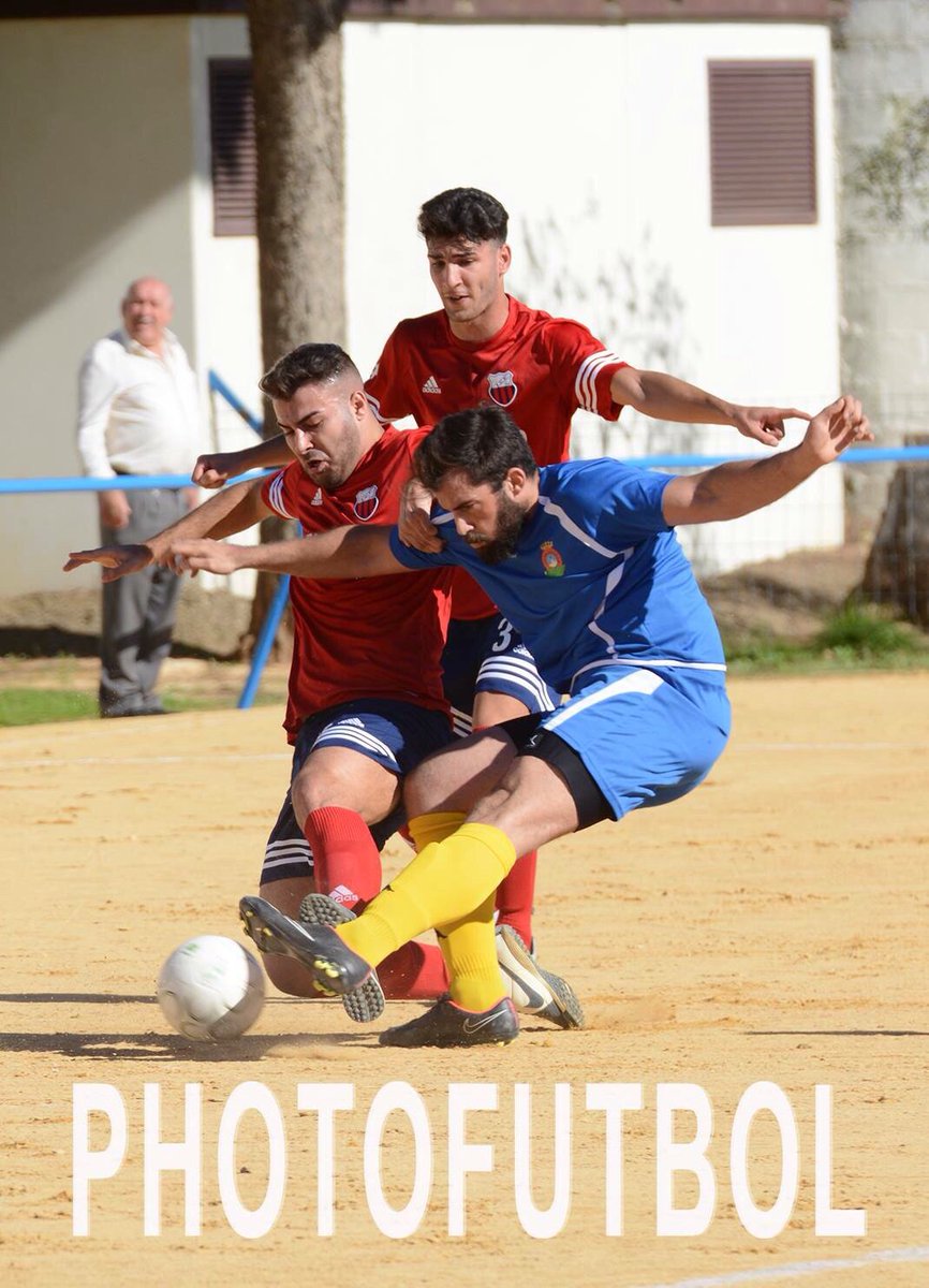 lospalacioscf's tweet photo. Doble error arbitral. Pito córner y no pitó penalty. Se ve claro no?? https://t.co/7Cu6pT7xfe