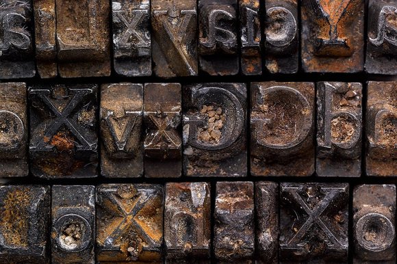 TypespecLtd's tweet photo. A year ago today: recovering @TheDovesType from the Thames: https://t.co/umZ9AAMTKA #typography #design #dovestype https://t.co/oq4o6iQl2h